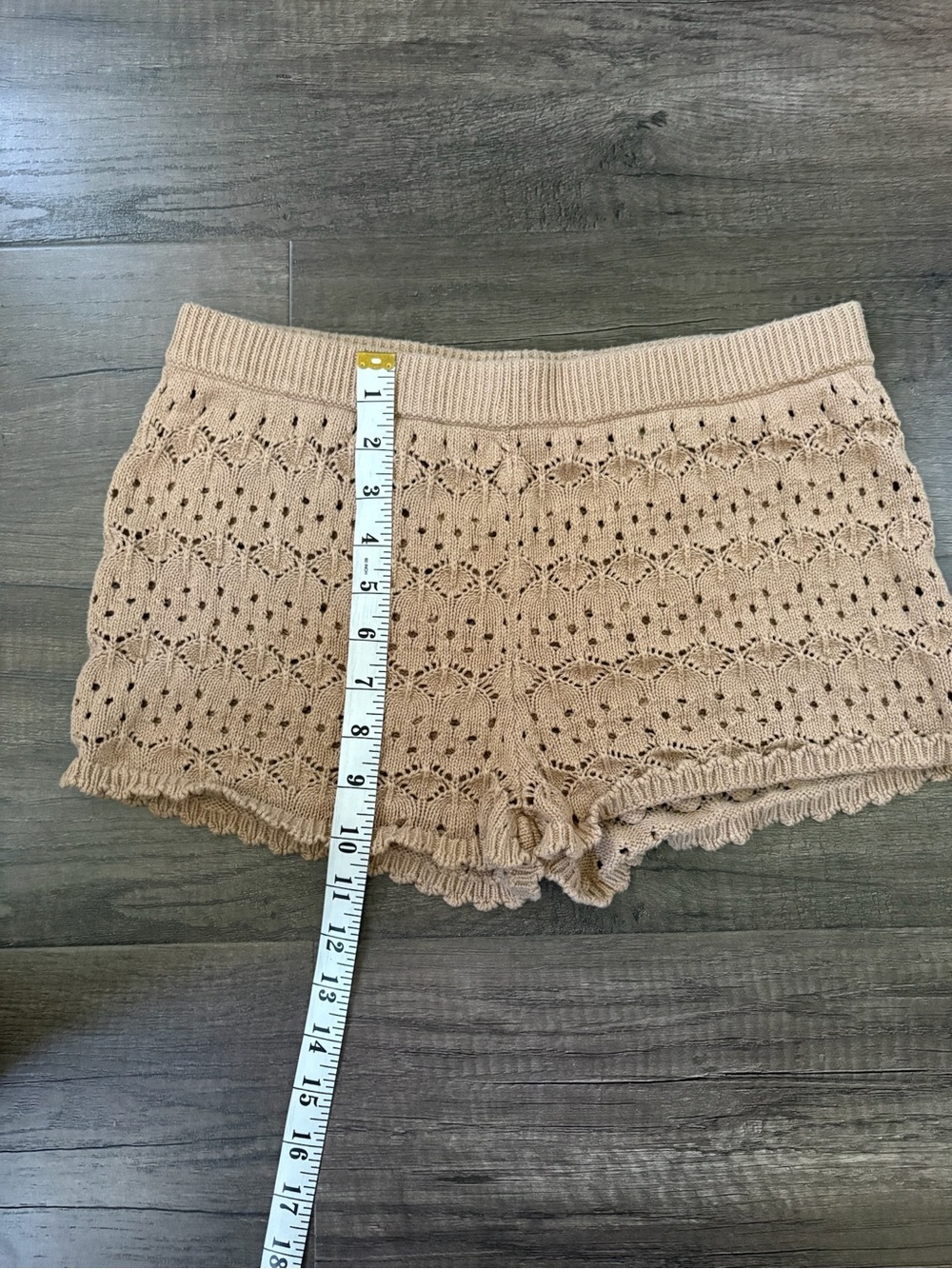 Aerie Crochet Knit Shorts Tan Nude Open Stitch Ruffle Scallop Beach Coverup S - Picture 3 of 4
